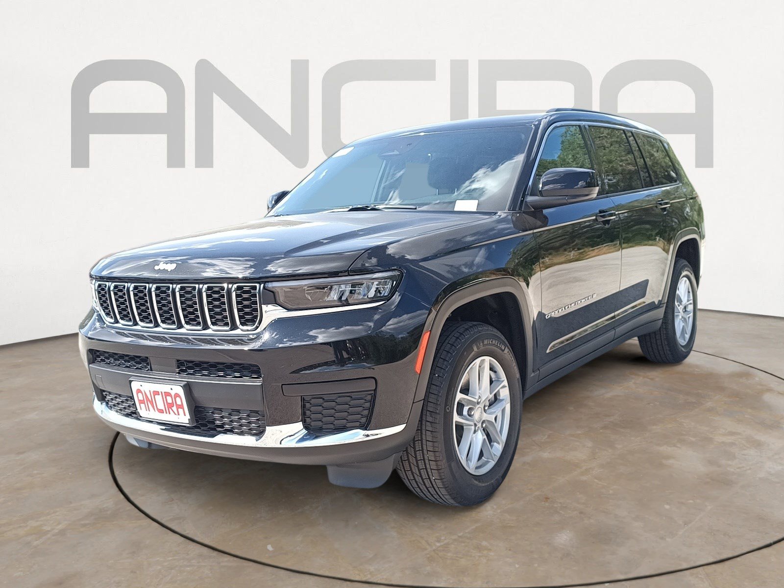 2025 Jeep Grand Cherokee Laredo photo 4