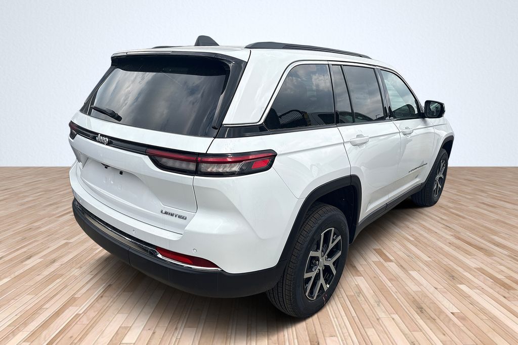 2025 Jeep Grand Cherokee Limited photo 3