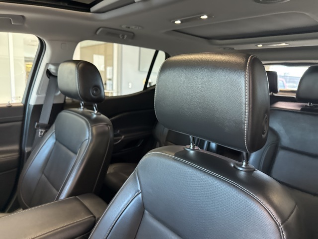 2023 Gmc Acadia SLT photo 16
