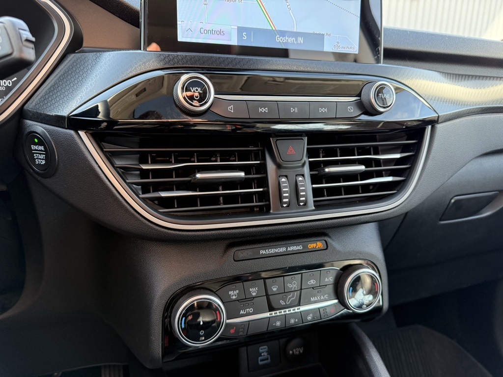 2022 Ford Escape SEL photo 27