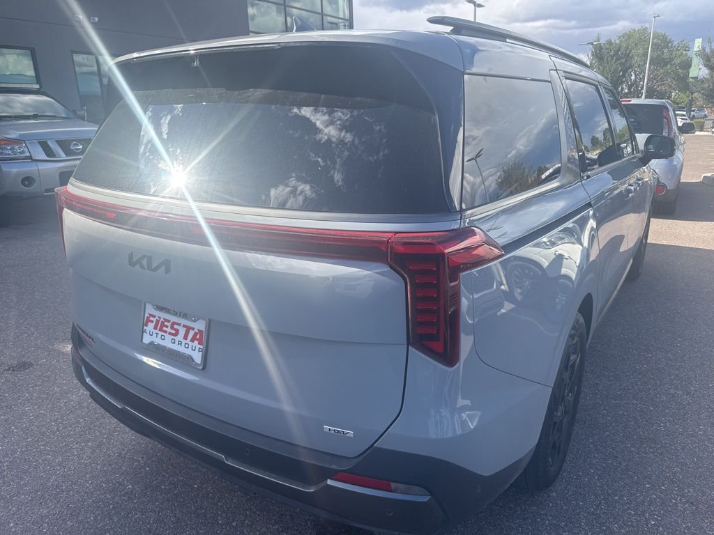2025 Kia Carnival SX Prestige photo 3