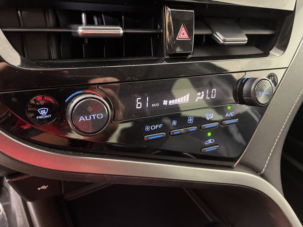2023 Toyota Camry SE photo 27