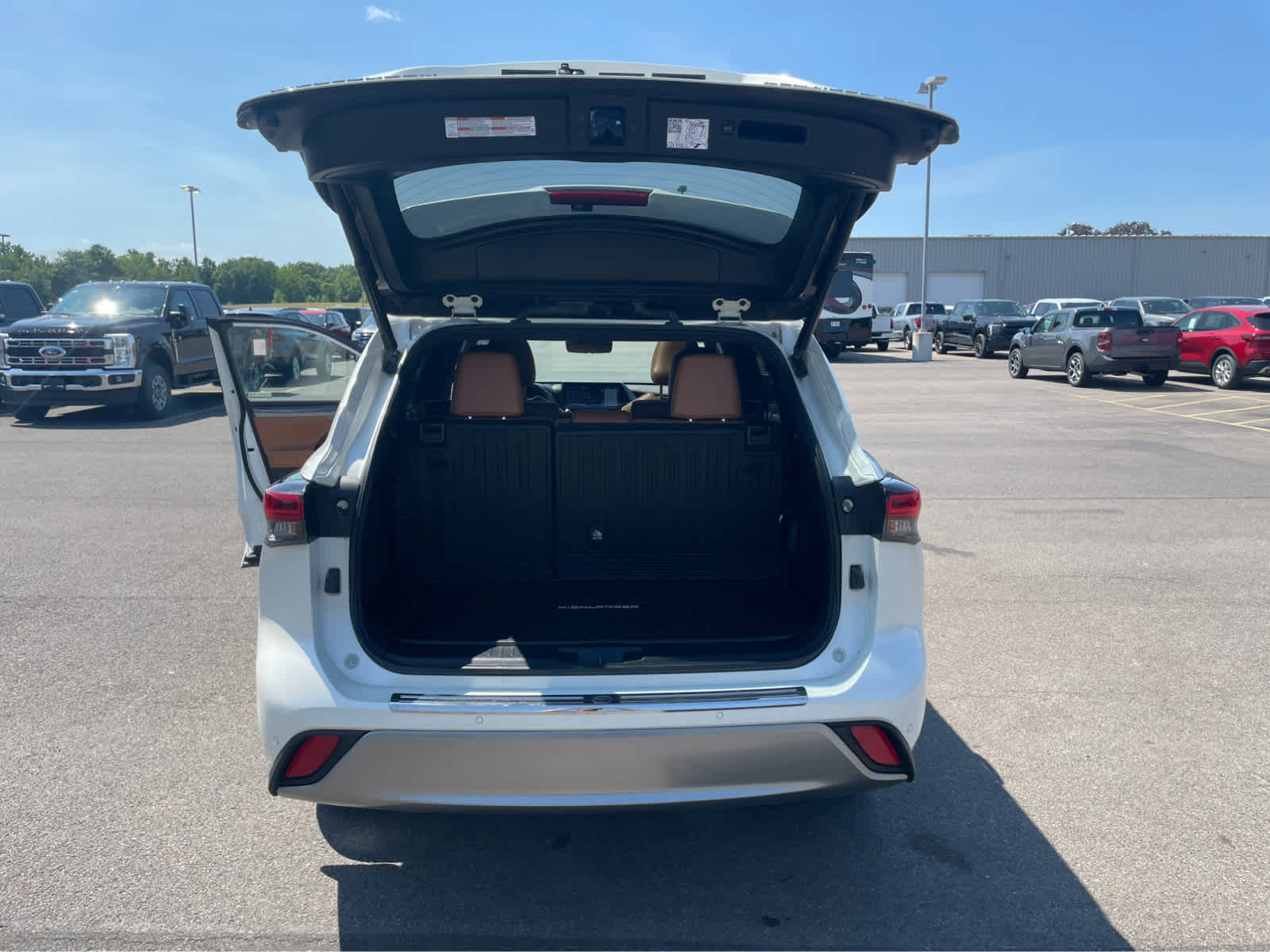 2021 Toyota Highlander Platinum photo 9
