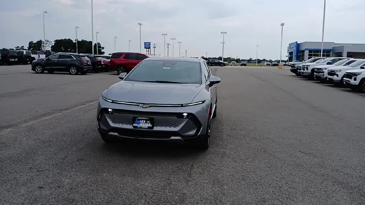 2025 Chevrolet Equinox EV 1LT photo 3