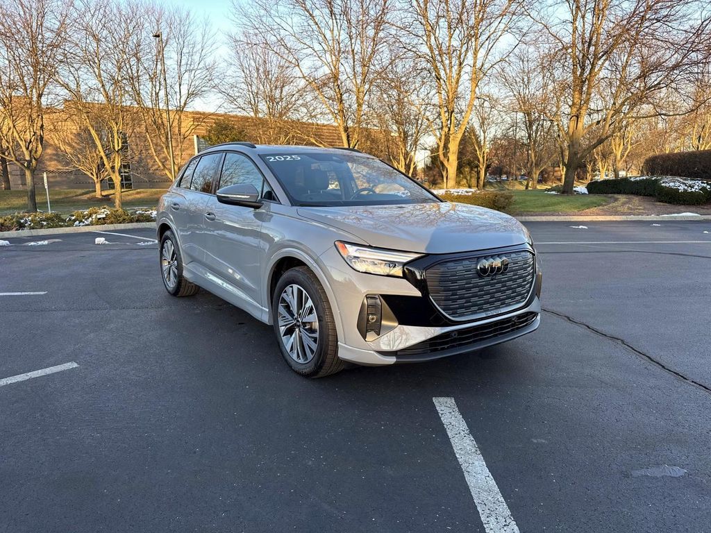 2025 Audi Q4 e-tron Premium