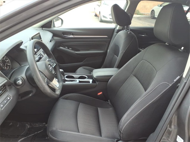 2021 Nissan Altima 2.5 SV photo 13