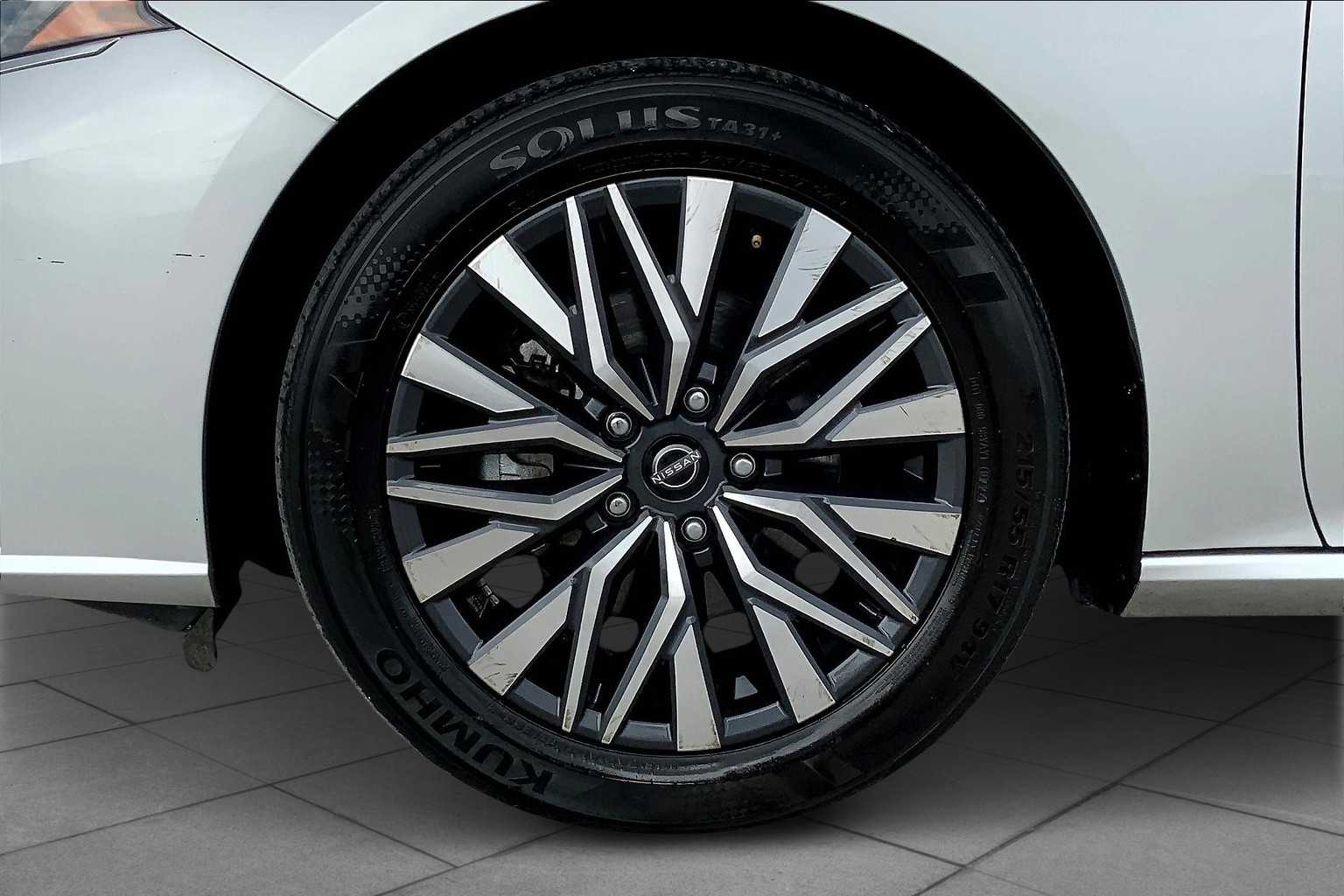 2024 Nissan Altima 2.5 SV photo 10