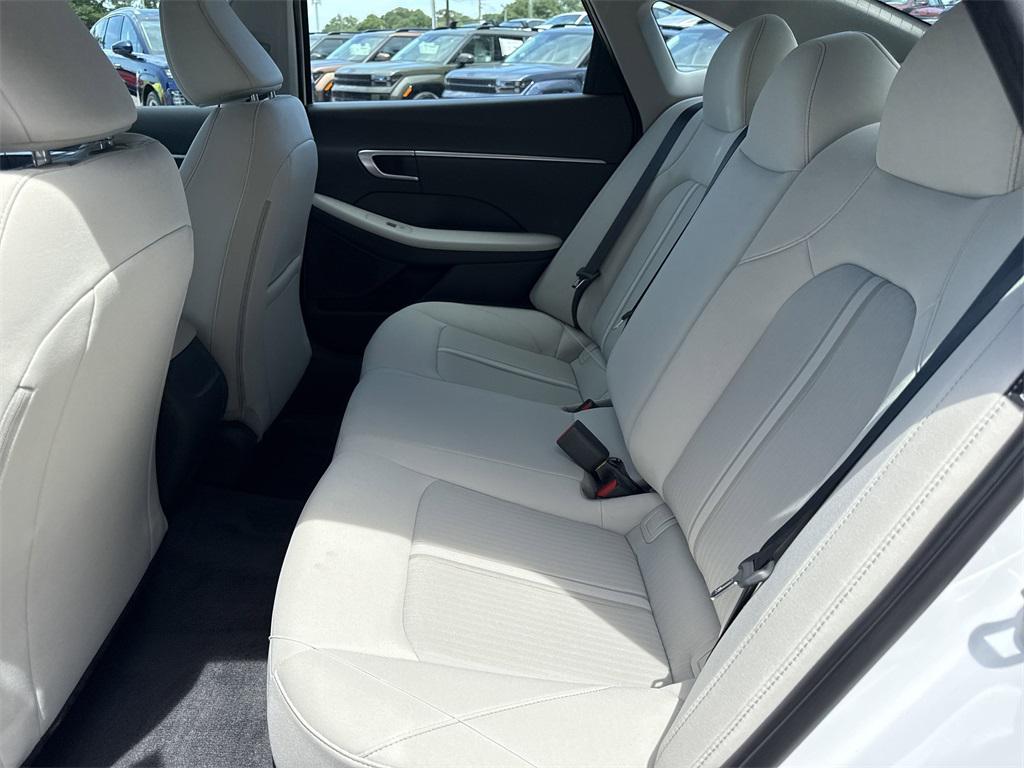 2025 Hyundai Sonata SE photo 12
