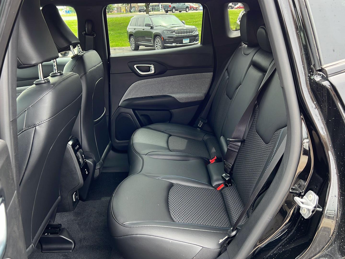 2025 Jeep Compass Latitude photo 16