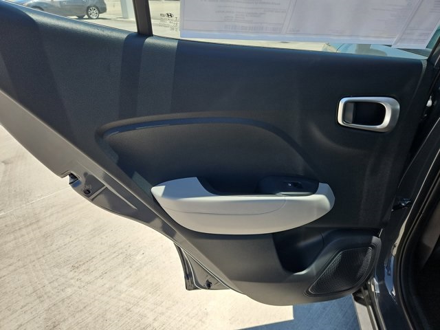 2025 Hyundai Venue SEL photo 4