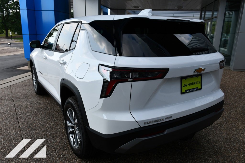 2026 Chevrolet Equinox LT photo 4