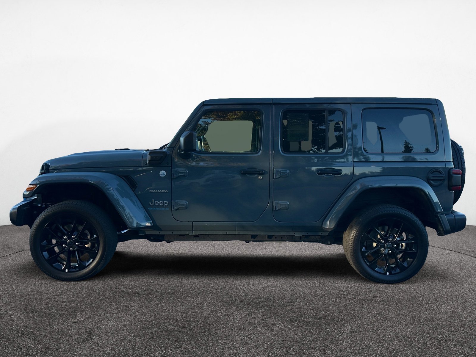 2024 Jeep Wrangler Sahara 4xe photo 2