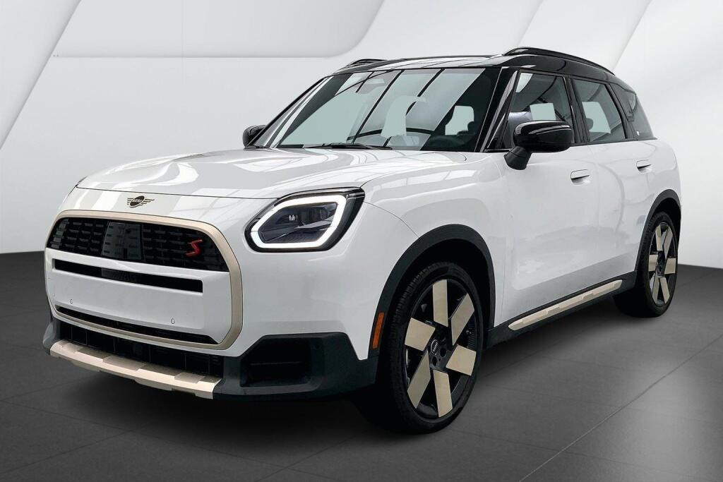 2025 MINI Countryman S's photo
