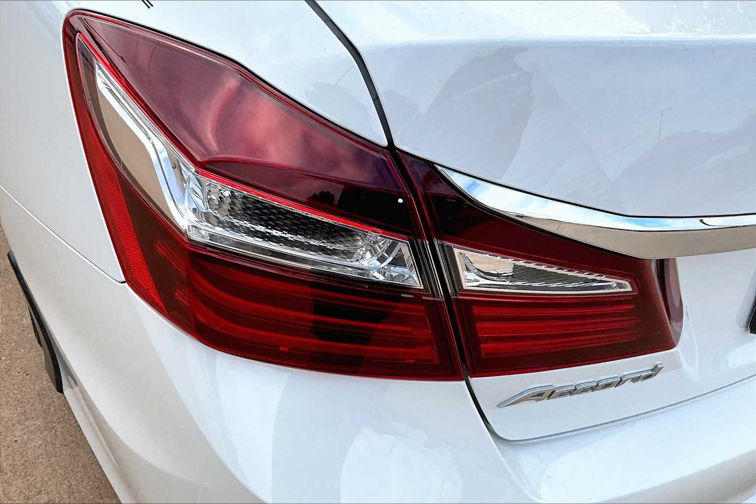 2017 Honda Accord EX photo 24