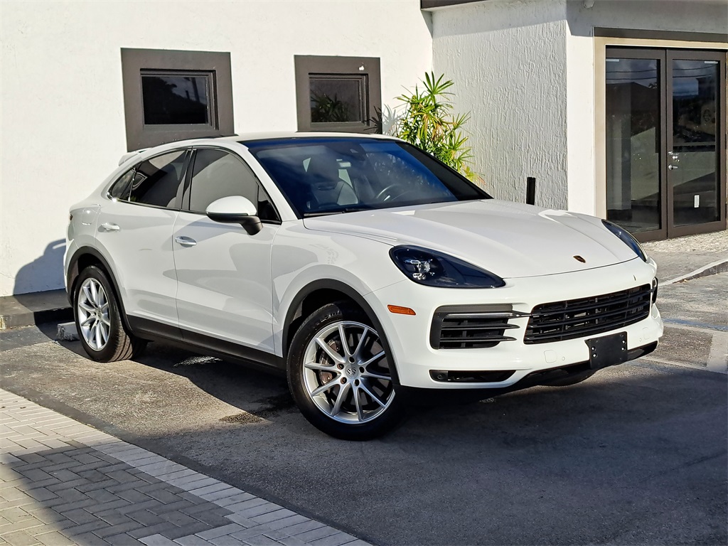 2023 Porsche Cayenne Coupe Base photo 2