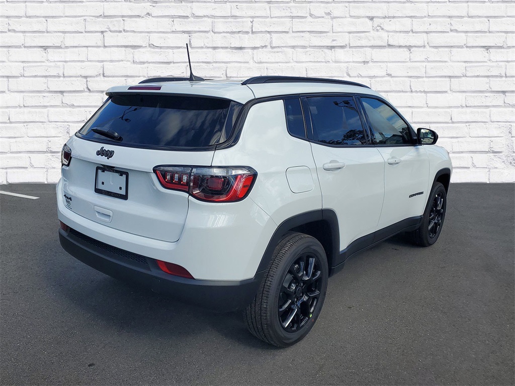 2026 Jeep Compass Latitude Altitude photo 2