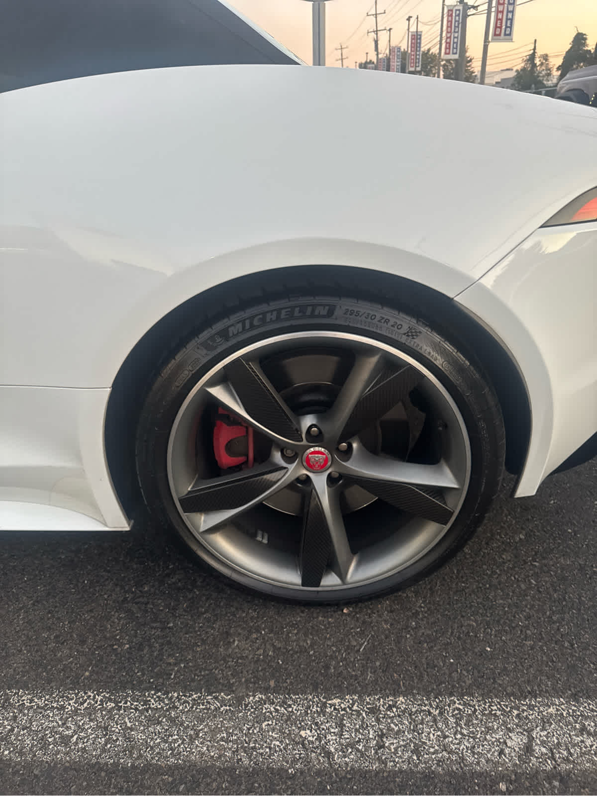 2018 Jaguar F-TYPE R photo 3