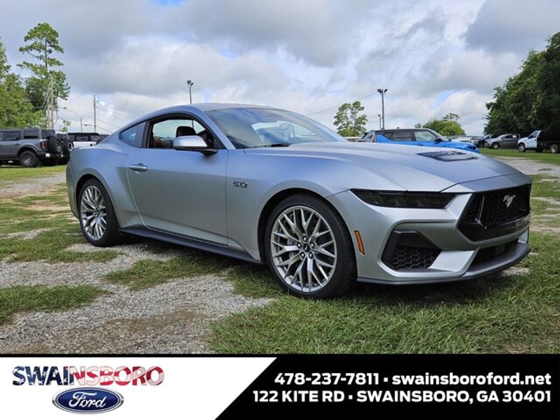 2025 Ford Mustang GT Premium's photo