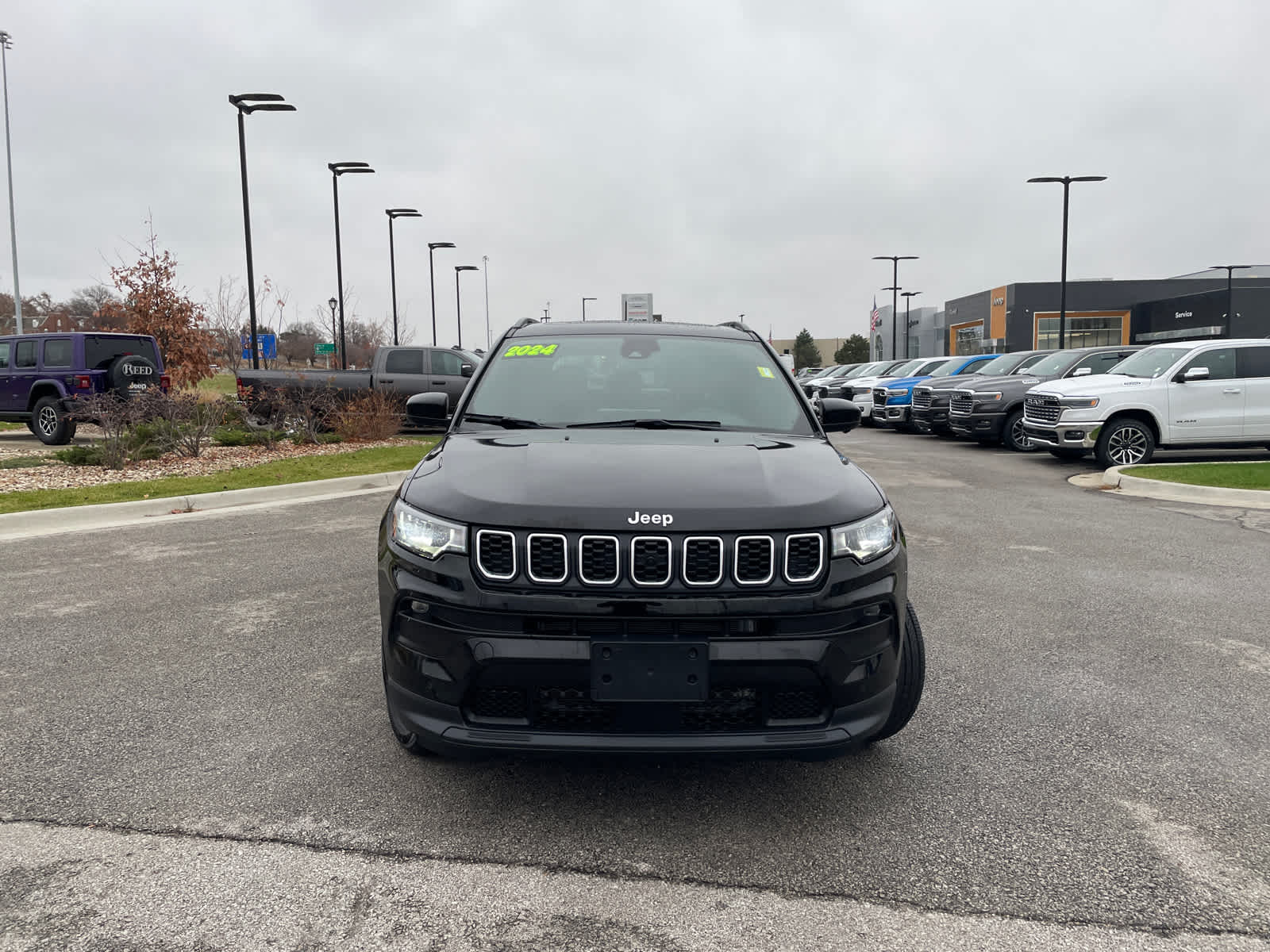 2024 Jeep Compass Latitude Lux photo 2