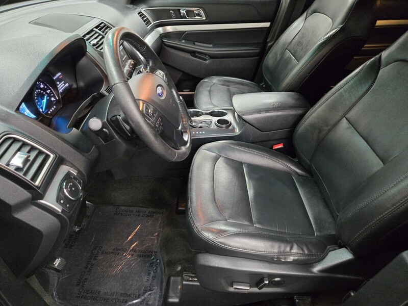 2016 Ford Explorer XLT photo 7
