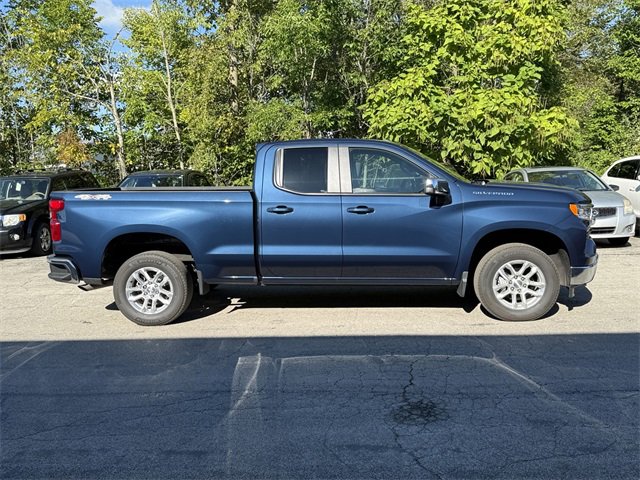 2022 Chevrolet Silverado 1500 LT photo 4