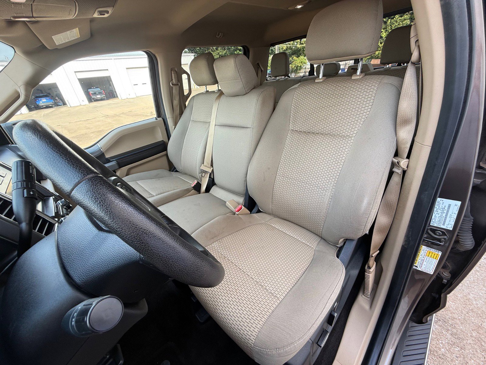 2015 Ford F-150 XLT photo 11
