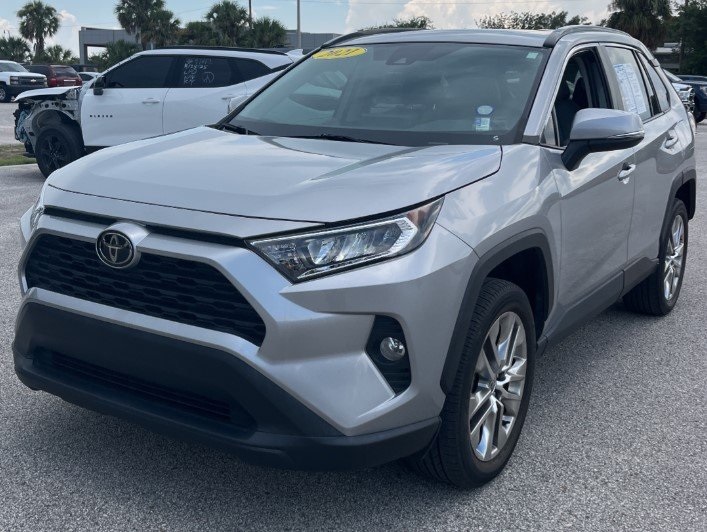 2021 Toyota RAV4 XLE Premium photo 2