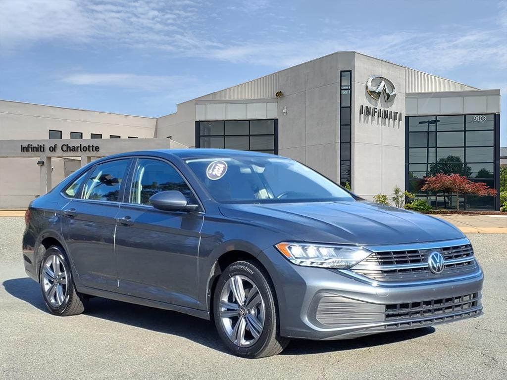 2024 Volkswagen Jetta SE's photo