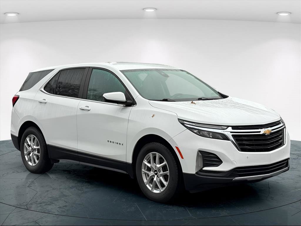 2022 Chevrolet Equinox LT photo 3