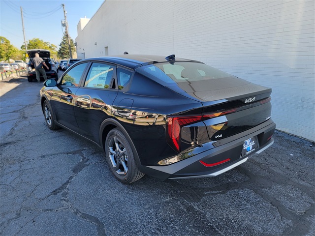 2025 Kia K4 LXS photo 4