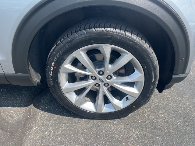 2022 Ford Explorer Platinum photo 4