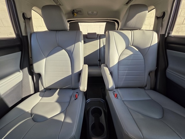 2021 Toyota Highlander Hybrid XLE photo 14