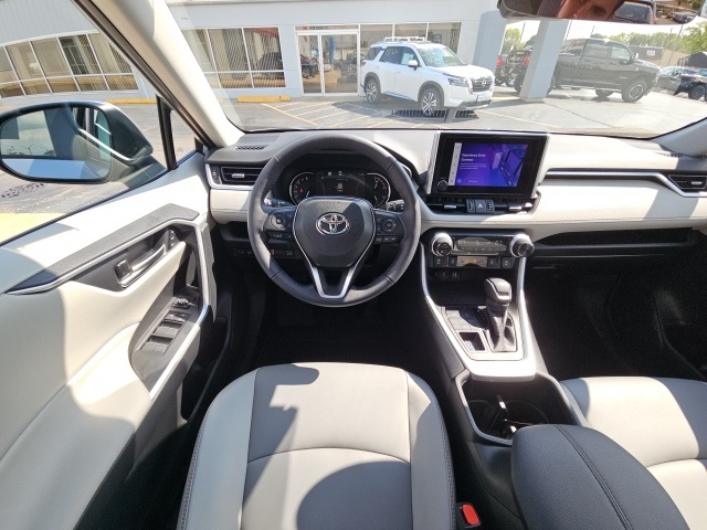 2024 Toyota RAV4 XLE Premium photo 24