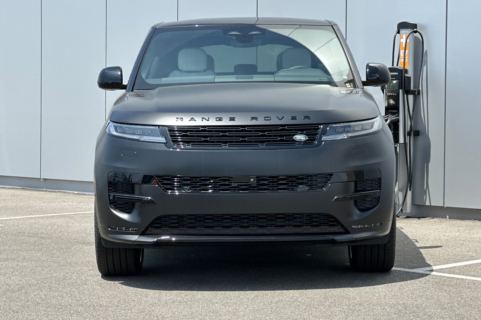 2025 Land Rover Range Rover Sport SE photo 8