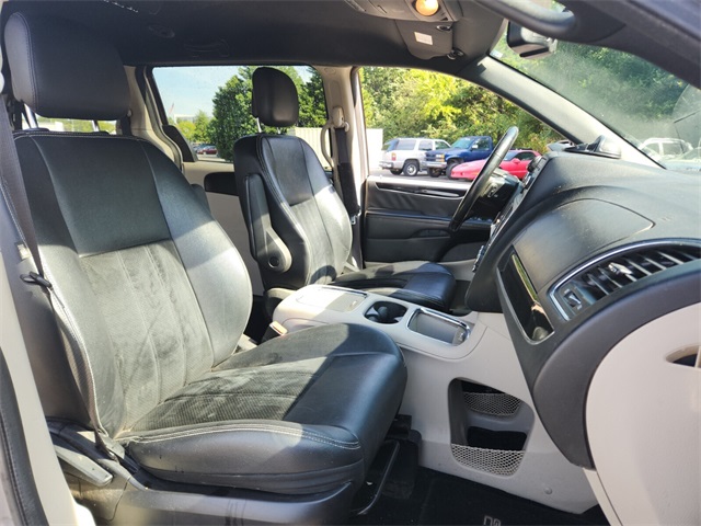 2017 Dodge Grand Caravan SXT photo 16