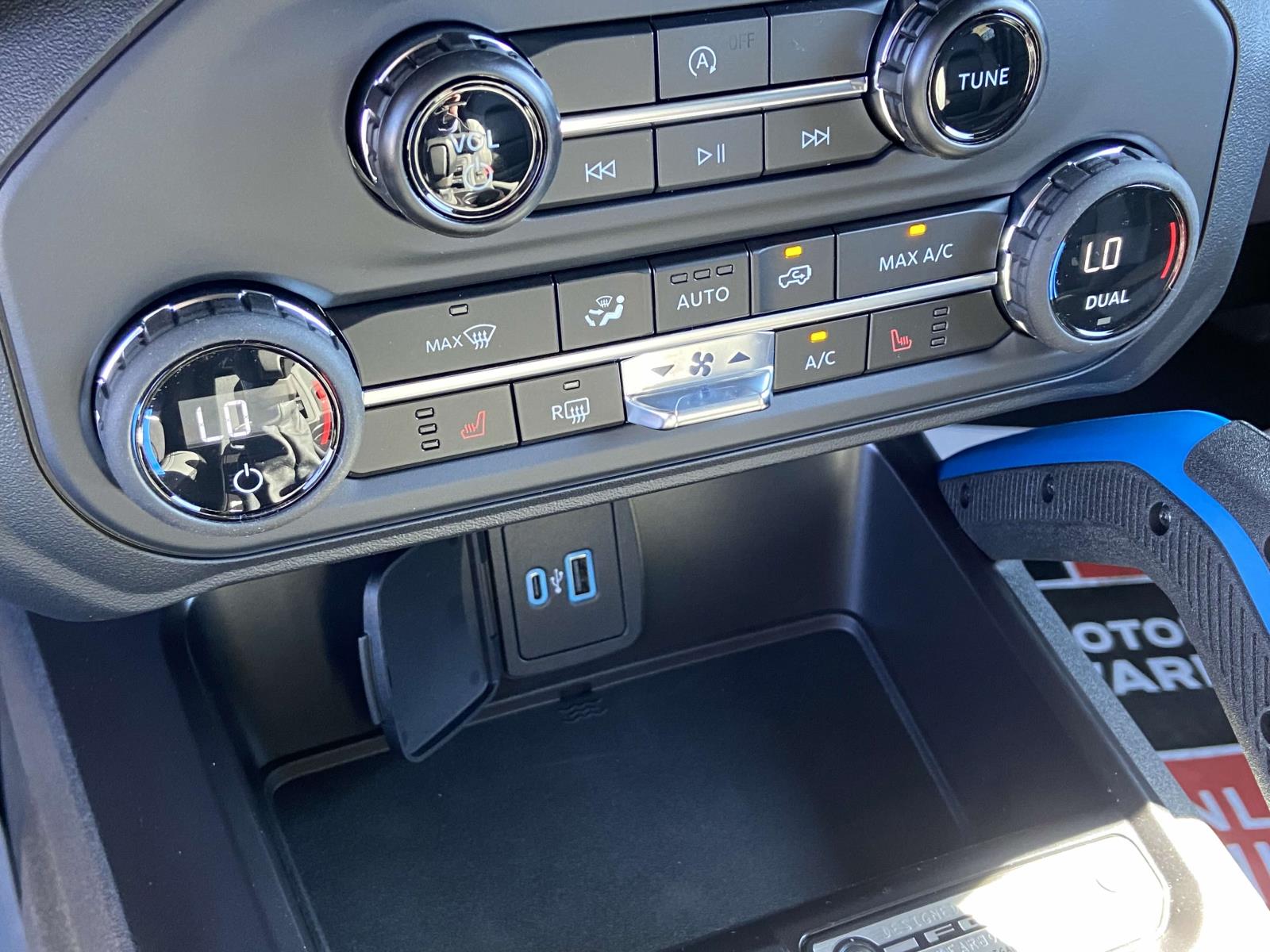 2024 Ford Bronco Black Diamond photo 14
