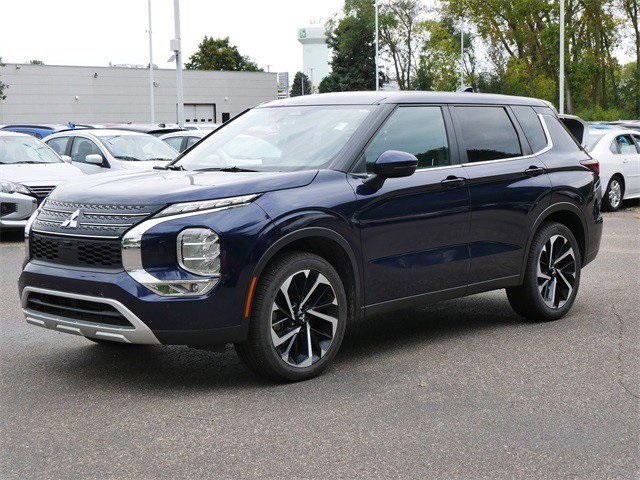 2024 Mitsubishi Outlander SE photo 3