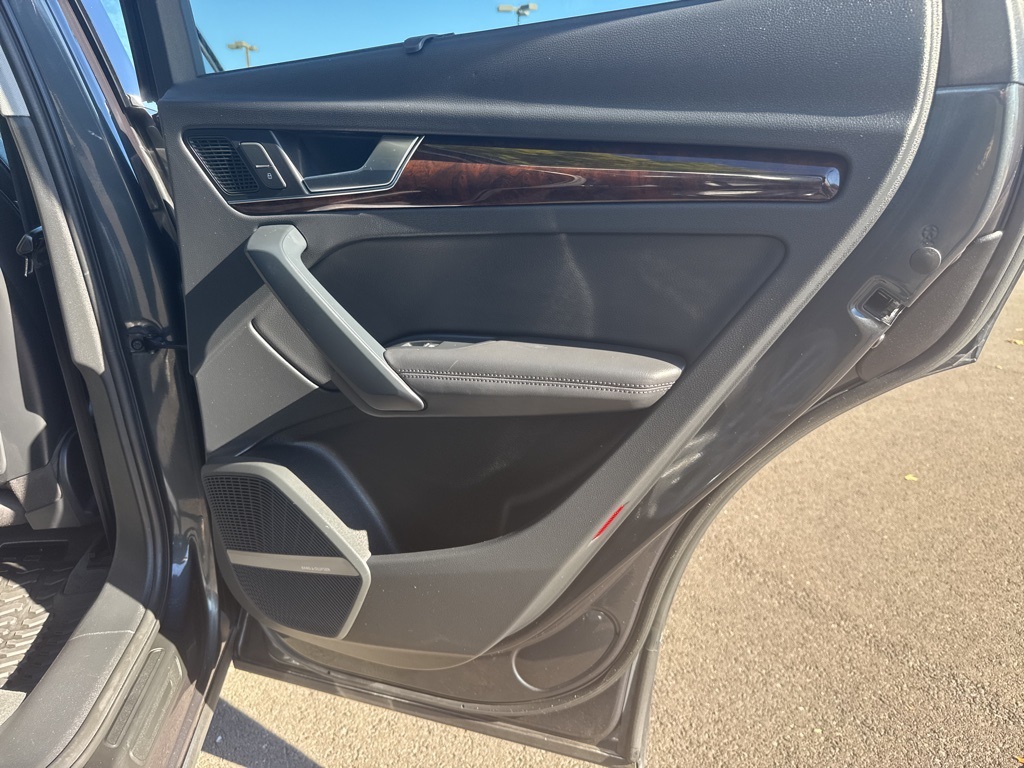 2019 Audi Q5 2.0T Premium Plus photo 24