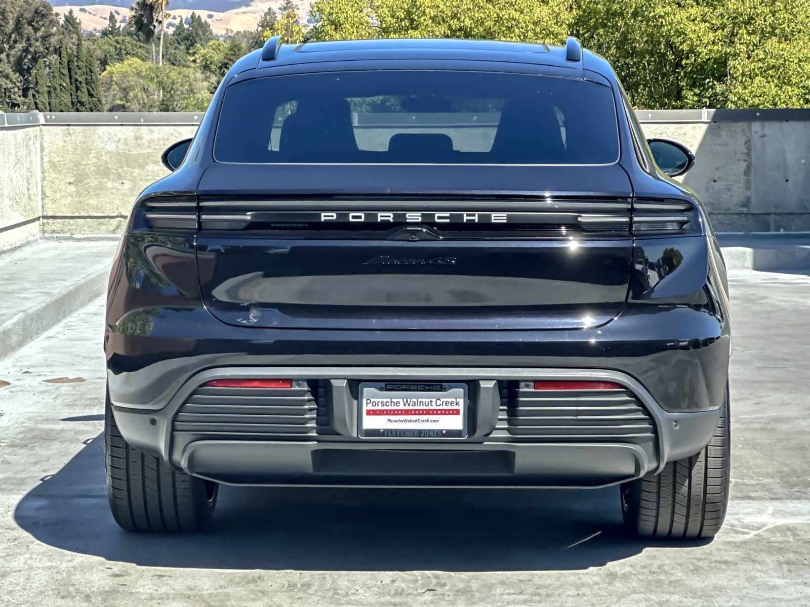 2025 Porsche Macan Electric photo 7