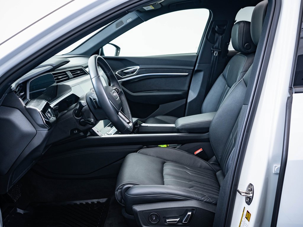 2022 Audi e-tron Prestige photo 4
