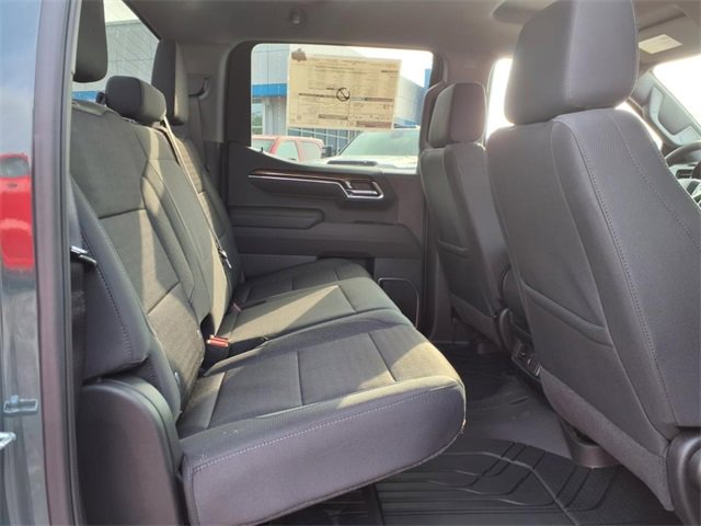 2025 Chevrolet Silverado 1500 LT photo 4