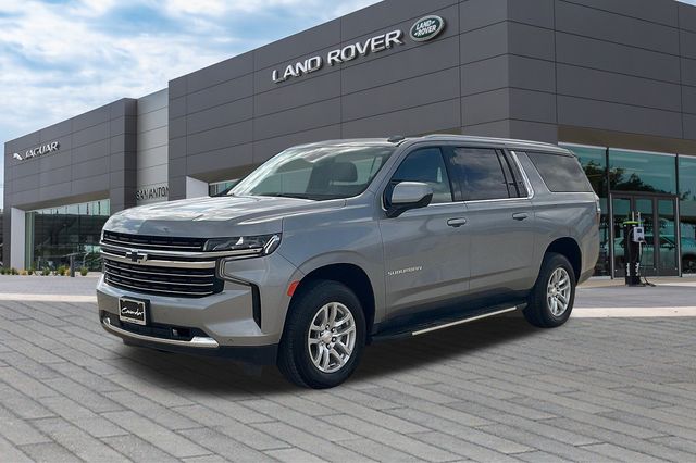 2023 Chevrolet Suburban LT's photo