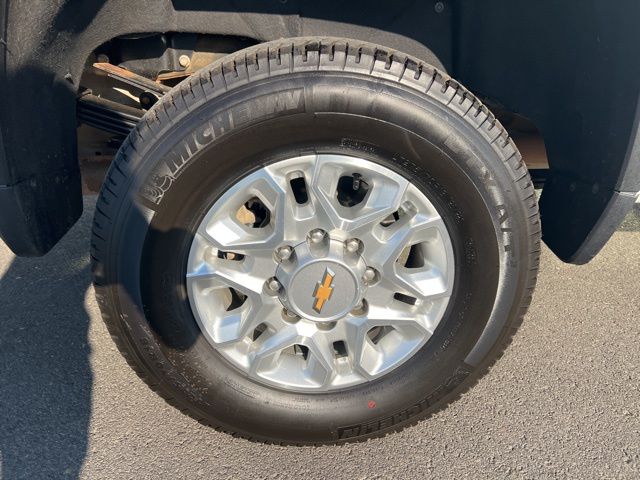 2024 Chevrolet Silverado 3500HD LT photo 16