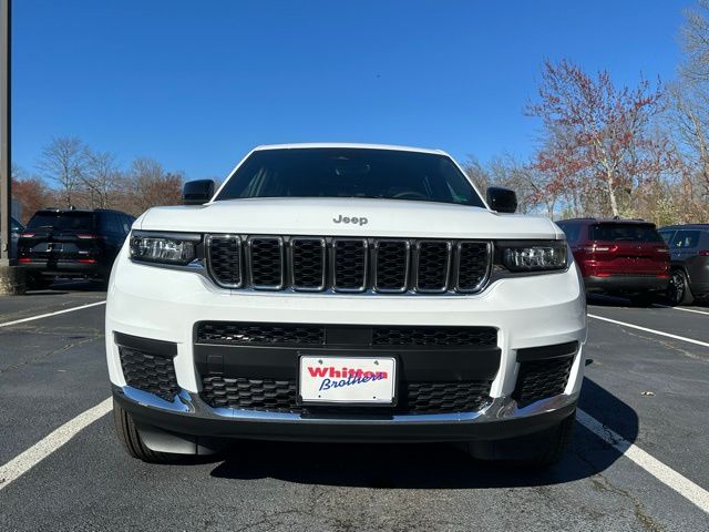 2025 Jeep Grand Cherokee Laredo photo 11
