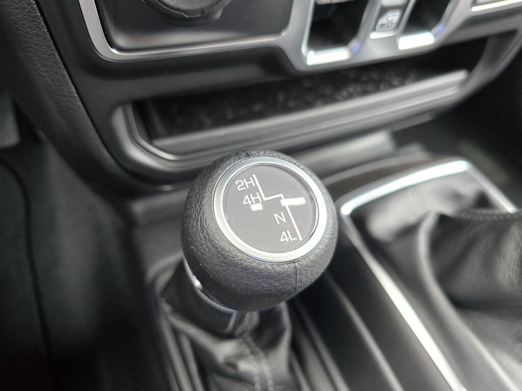 2025 Jeep Wrangler Sport S photo 34