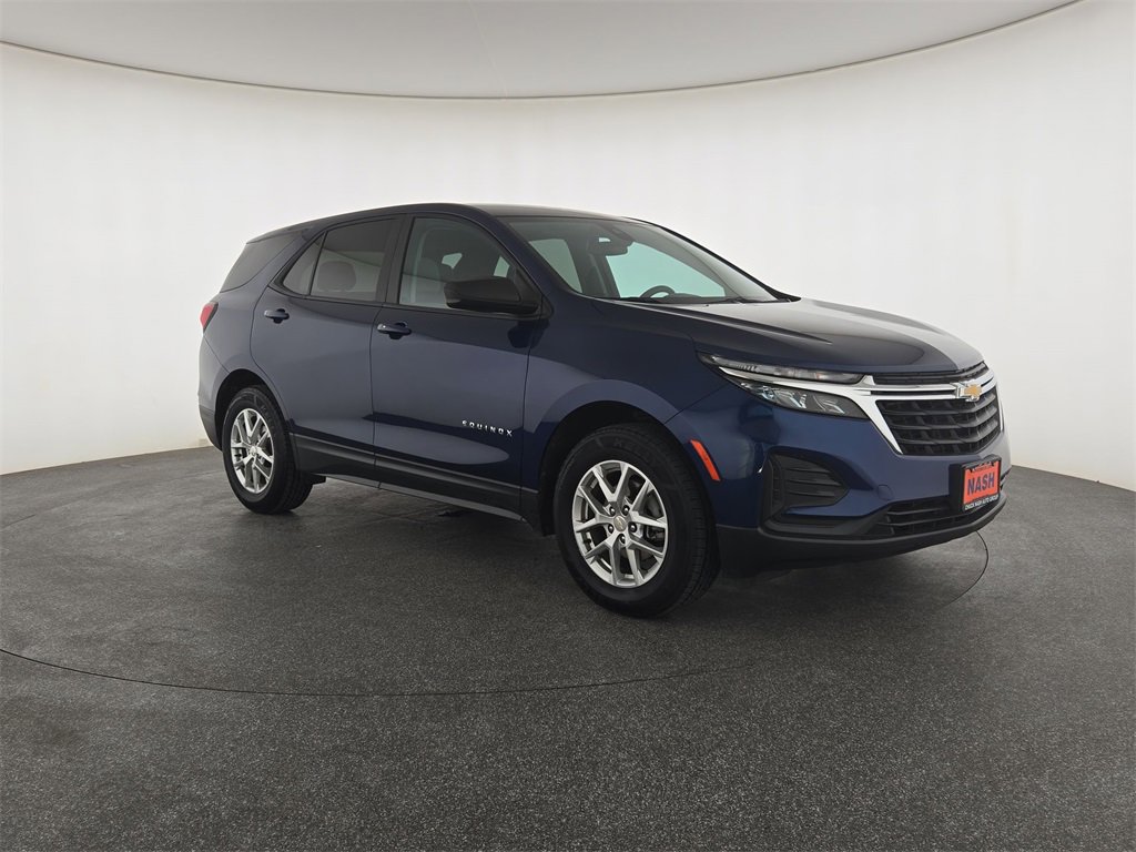 2022 Chevrolet Equinox LS's photo