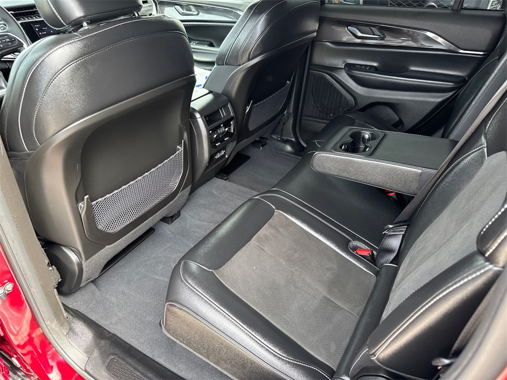 2023 Jeep Grand Cherokee Altitude photo 16