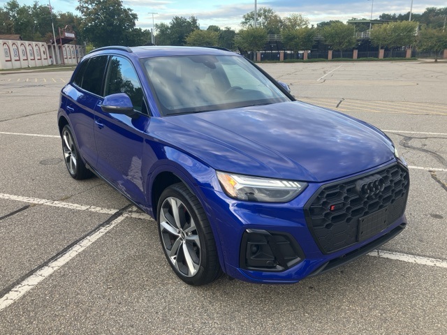2022 Audi SQ5 Prestige photo 3
