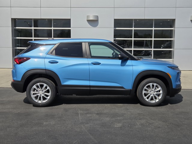 2026 Chevrolet Trailblazer LS photo 4