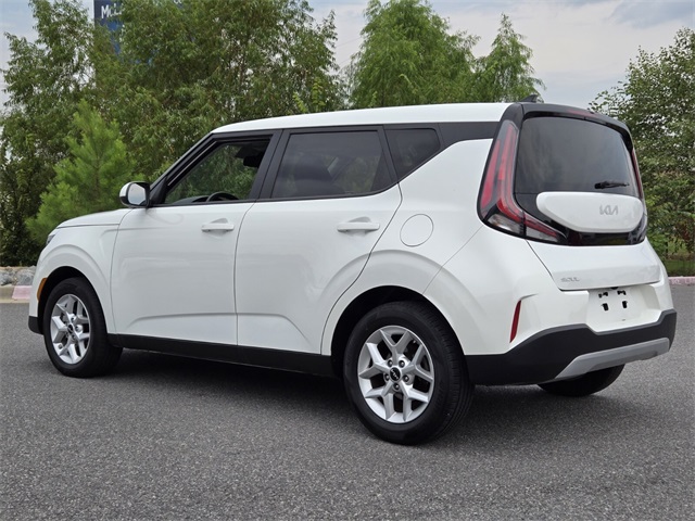 2024 Kia Soul LX photo 5